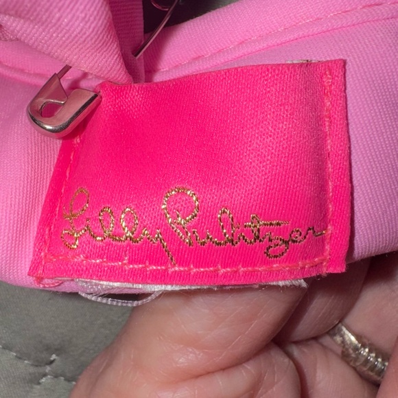 Lilly Pulitzer Tropical Pink and Green Visor wristlet and 2 scrunchie Set. VGUC - Picture 8 of 16